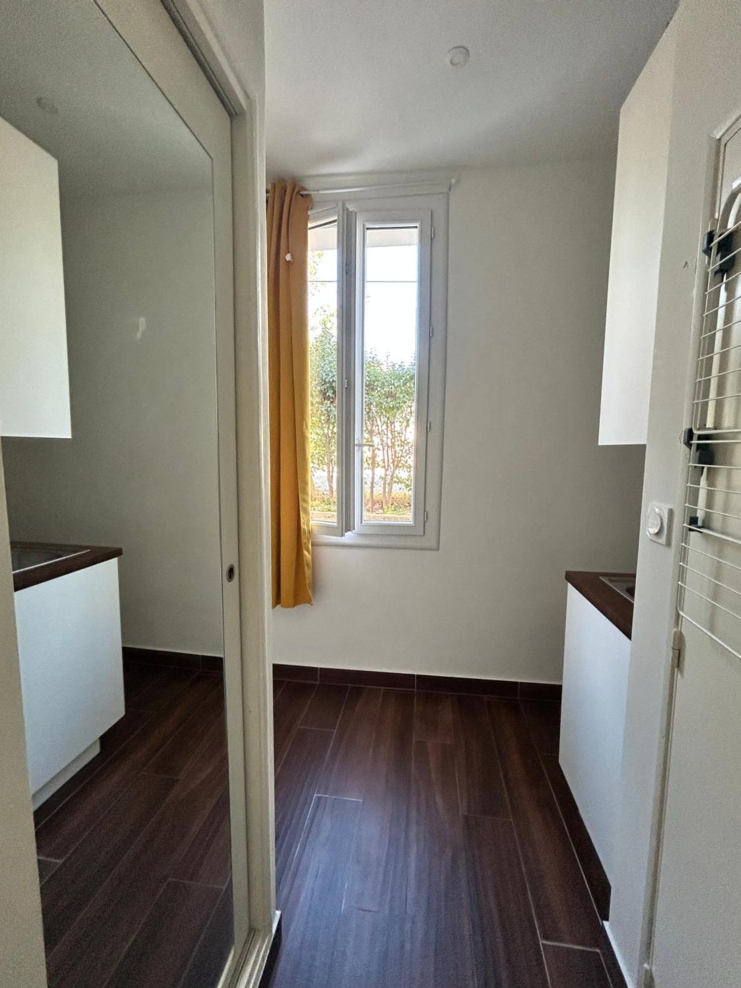 Agreable Studio Renove Avec Place De Parking Bandol Eksteriør billede