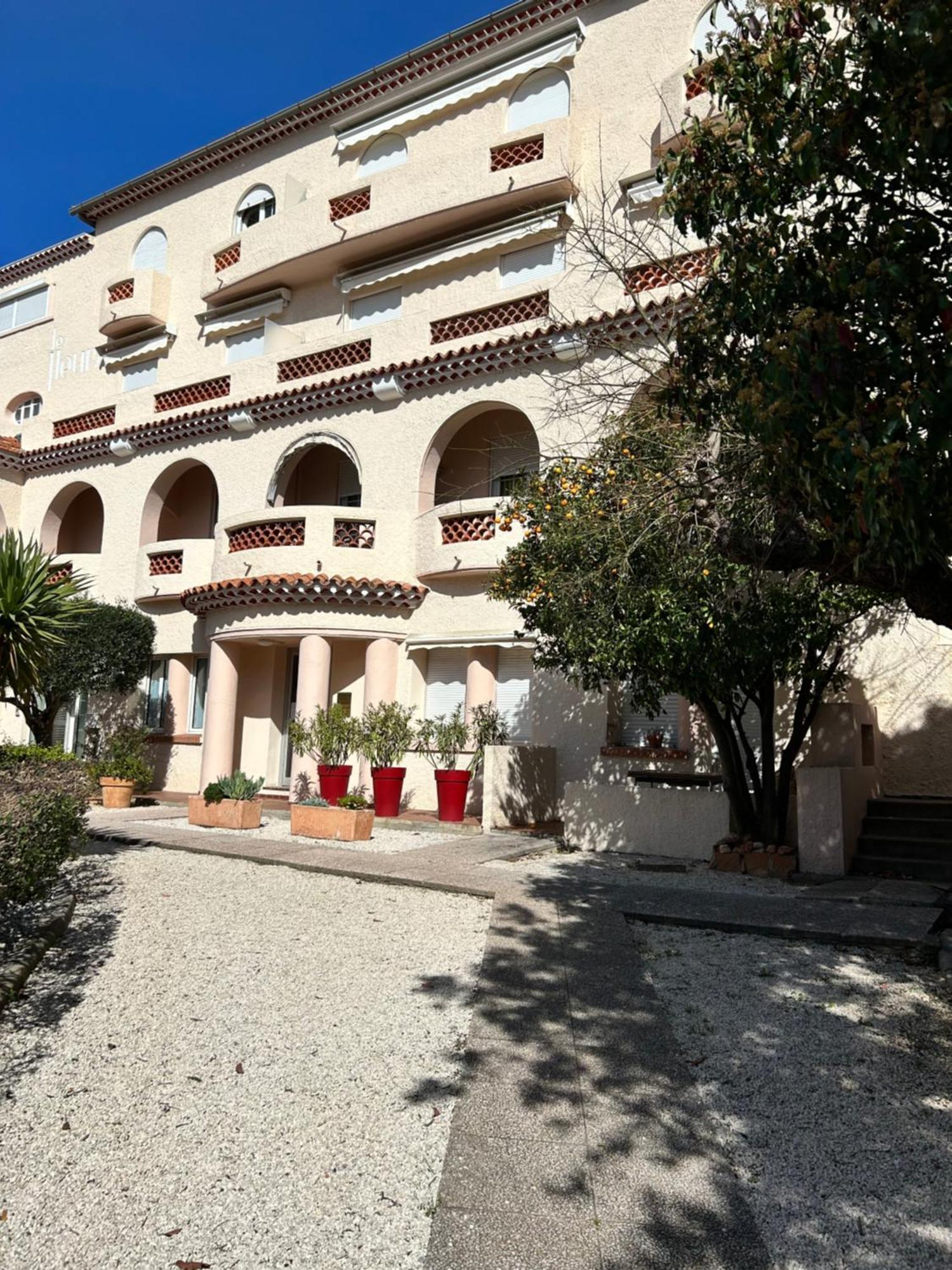 Agreable Studio Renove Avec Place De Parking Bandol Eksteriør billede
